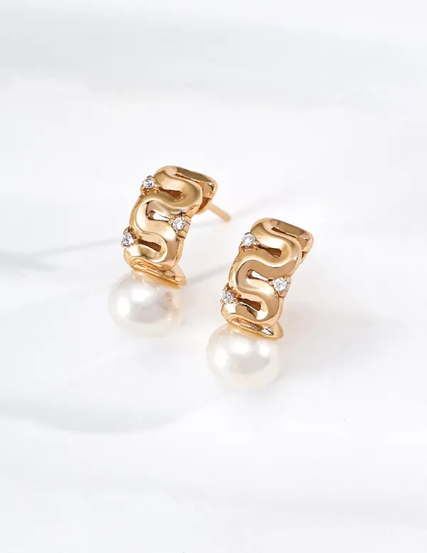 Streamline Pearl Earrings